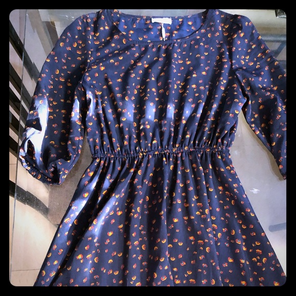 A blue floral dress - Picture 1 of 3